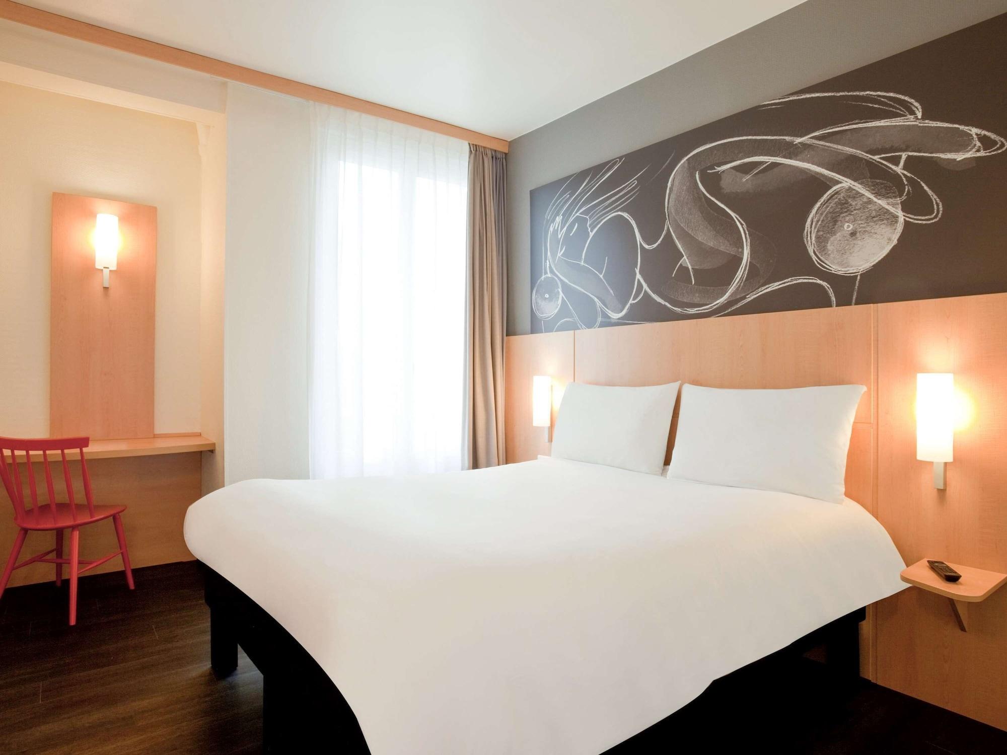 Mercure Paris Butte Montmartre Basilique Exterior photo